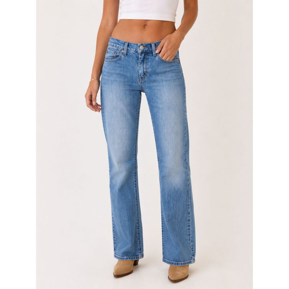 Vintage Y2K Levi's 518 Nouveau Bootcut Jeans Womens 8 Light Wash Low Rise